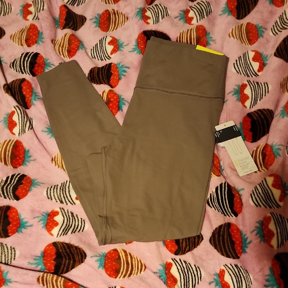 All In Motion Leggings - Picture 1 of 5